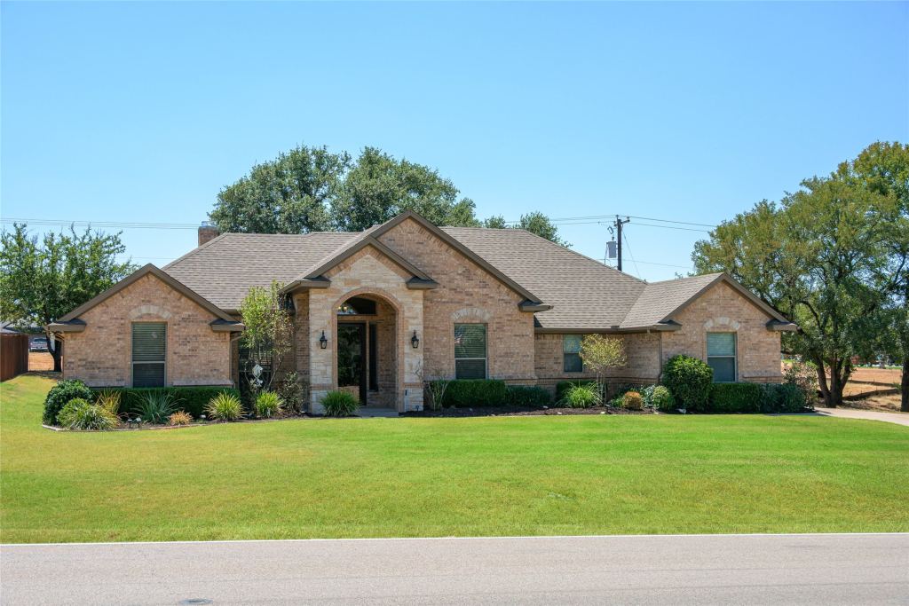 6909 Westover Drive, Granbury, TX 76049 — photo 1