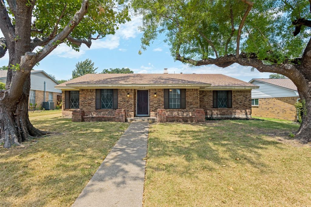 2629 Montclair Lane, Mesquite, TX 75150 — photo 1