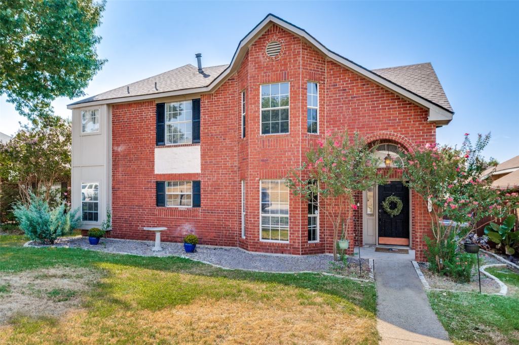 1108 Heather Lane, Carrollton, TX 75010 — photo 1