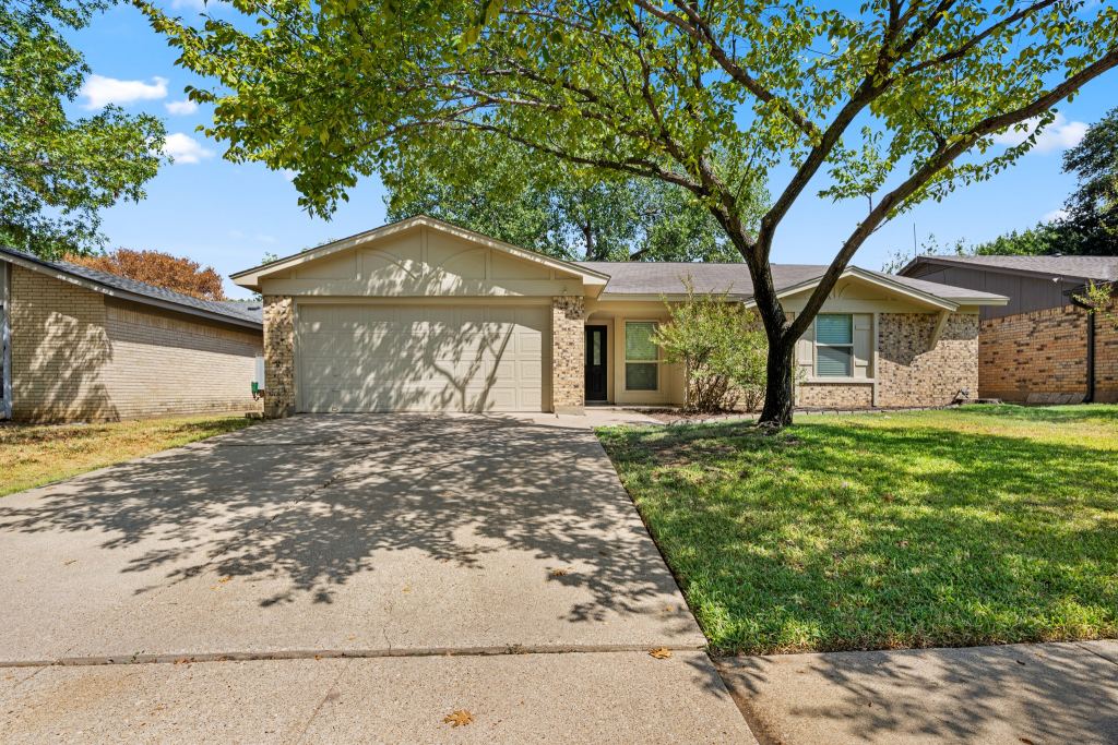 2507 Mardell Drive, Arlington, TX 76016 — photo 1