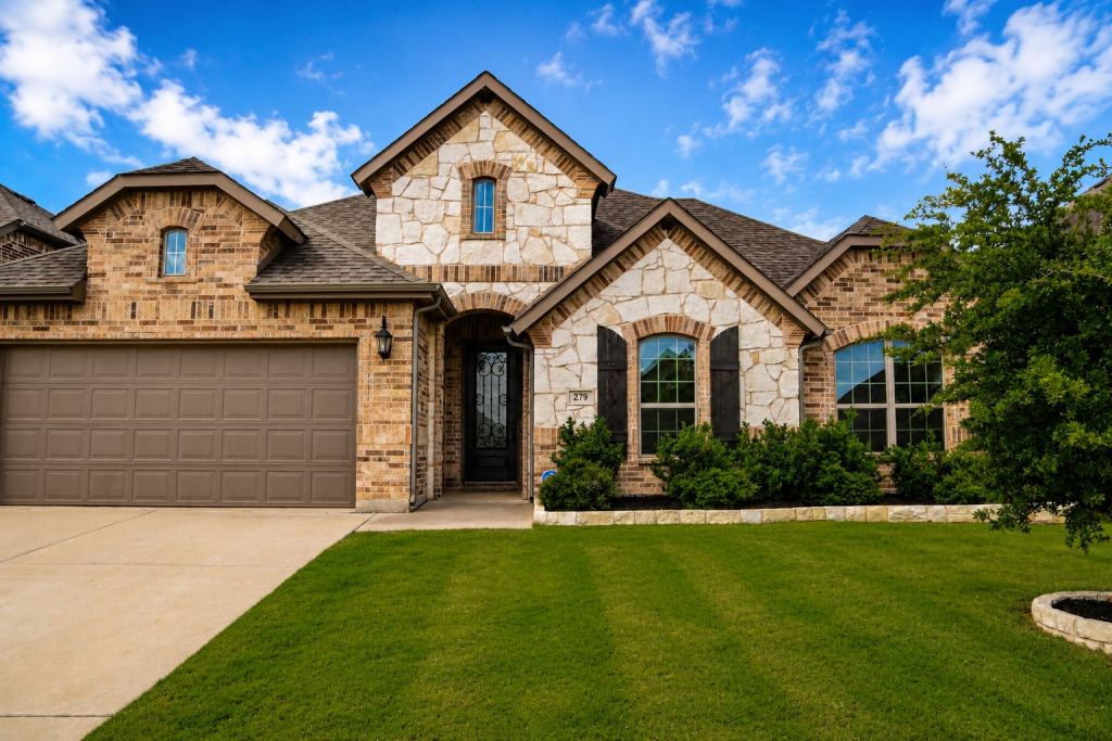 279 Paluxy Street, Burleson, TX 76028 — photo 1