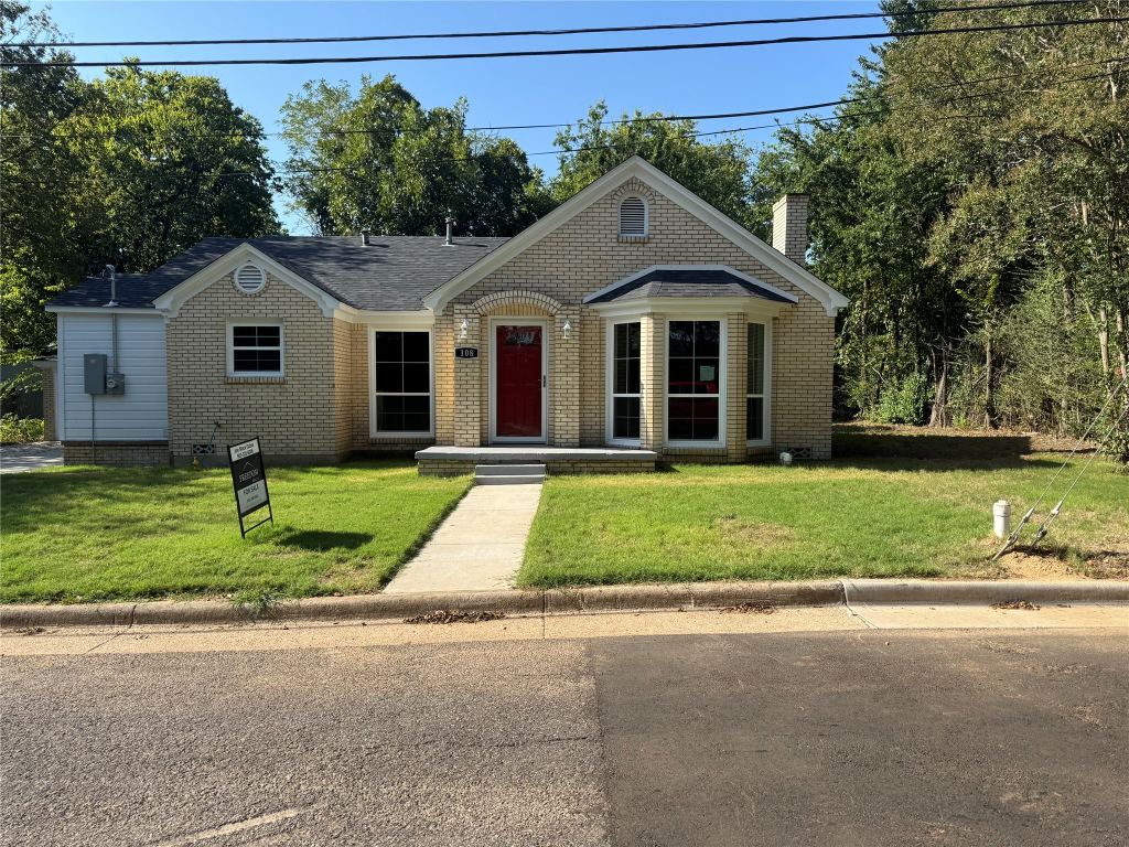 108 California Street E, Sulphur Springs, TX 75482 — photo 1
