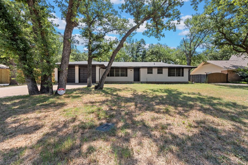 1444 Cimarron Trail, Hurst, TX 76053 — photo 1