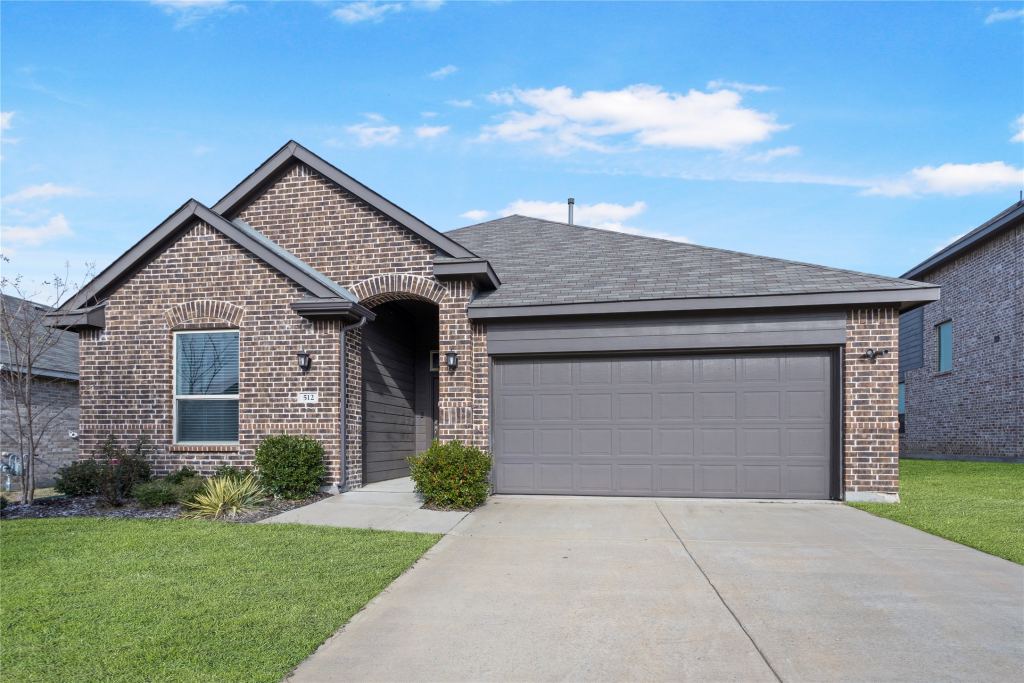 512 Mccoy Drive, Van Alstyne, TX 75495 — photo 1