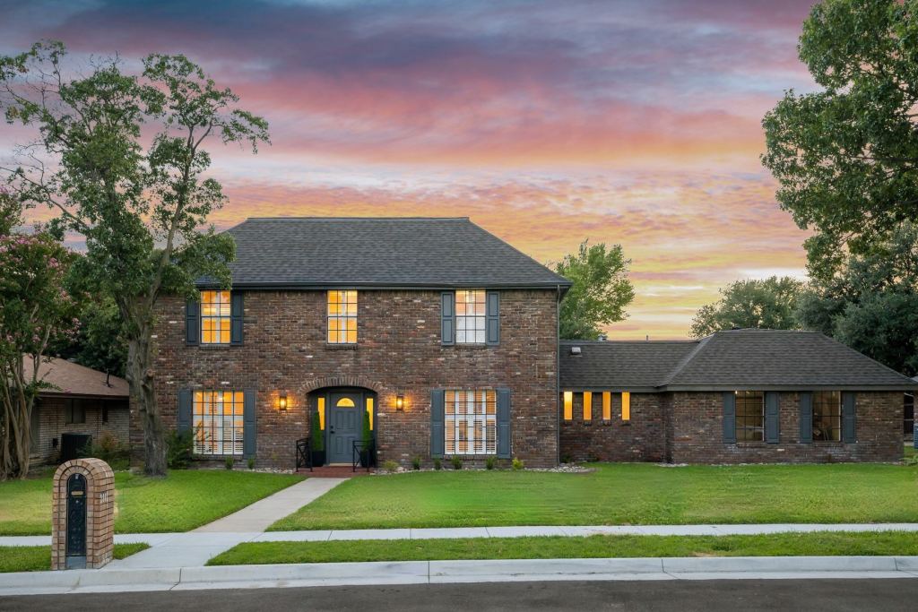 2901 Warren Circle