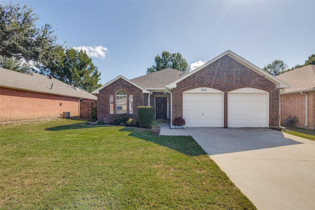 709 Paisley Drive, Flower Mound, TX 75028 — photo 1