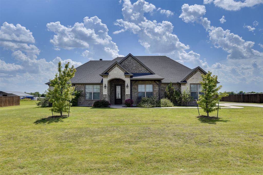 201 Evening Fire Drive, Waxahachie, TX 75167 — photo 1