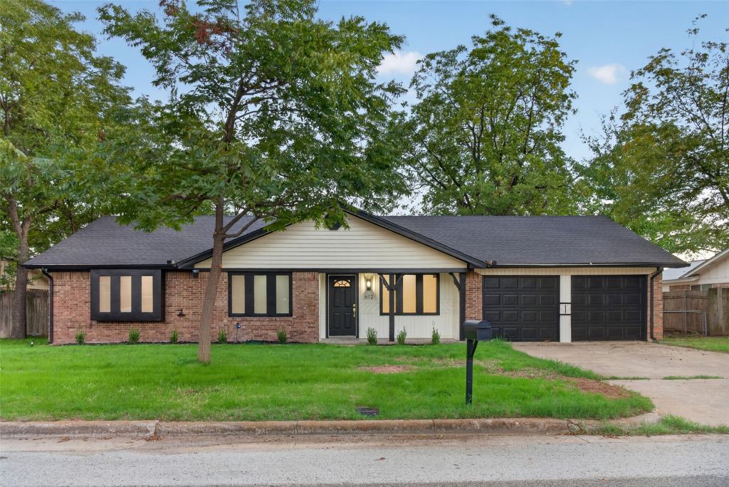 612 Simpson Terrace