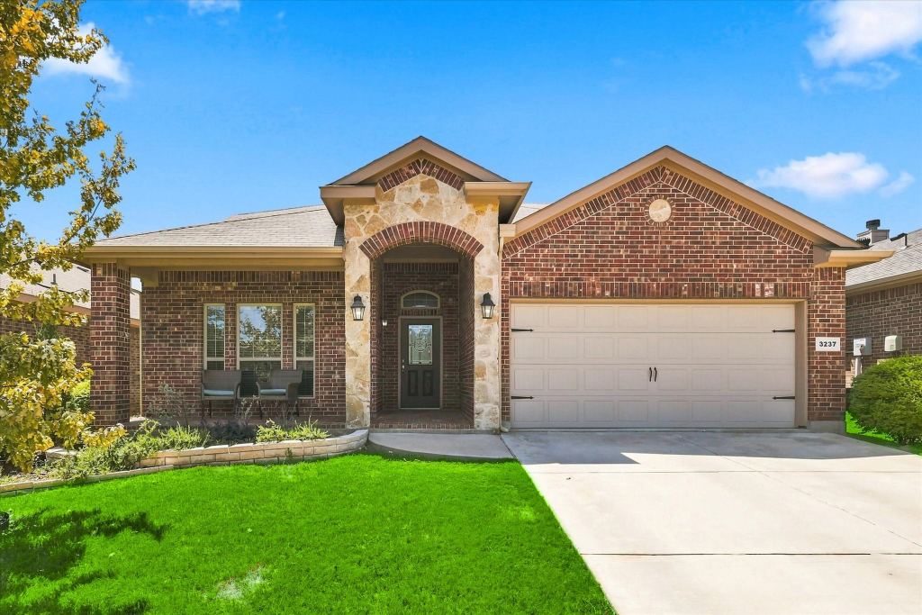 3237 Tamarack Lane, Denton, TX 76226 — photo 1