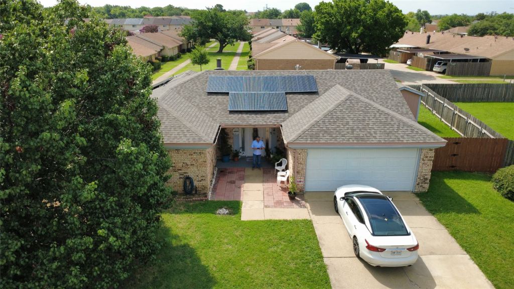 3030 Meadow Creek Court, Grand Prairie, TX 75052 — photo 1