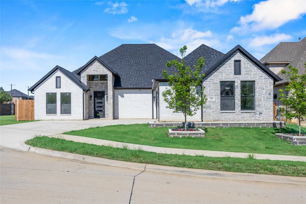 7203 Harris Place, Arlington, TX 76001 — photo 1