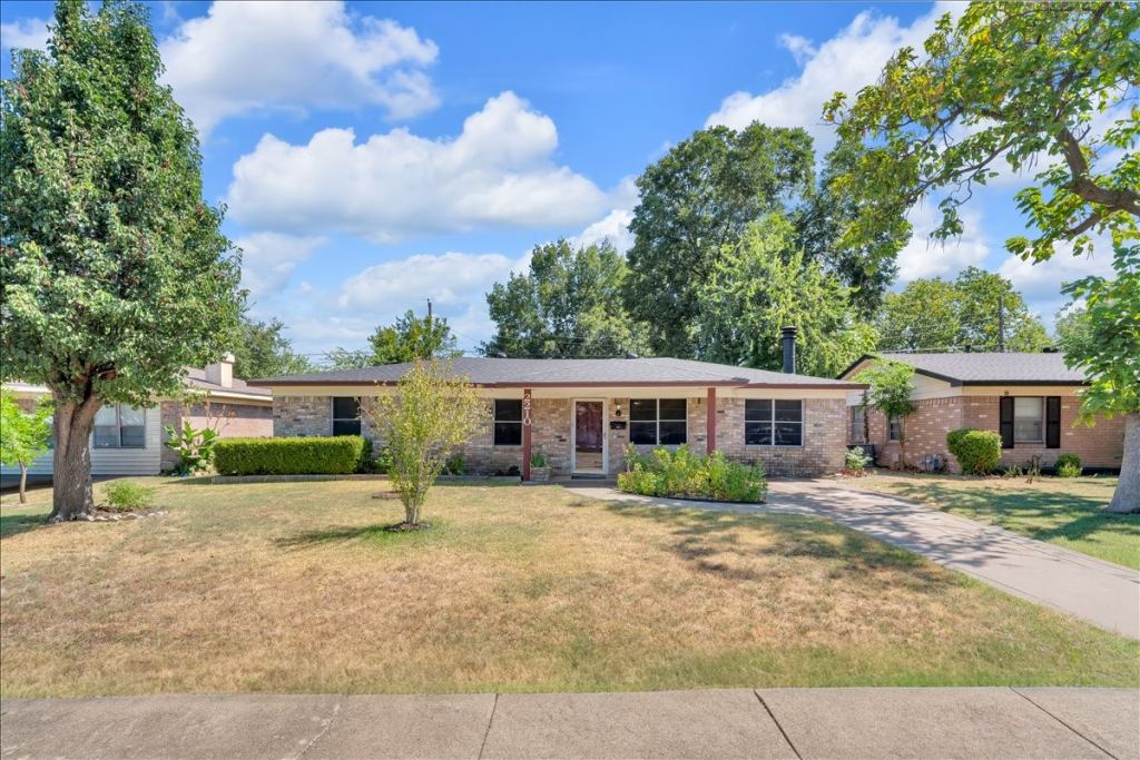 2210 Starlite Lane, Irving, TX 75061 — photo 1