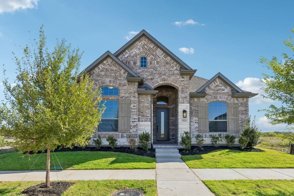 9221 Persimmon Lane