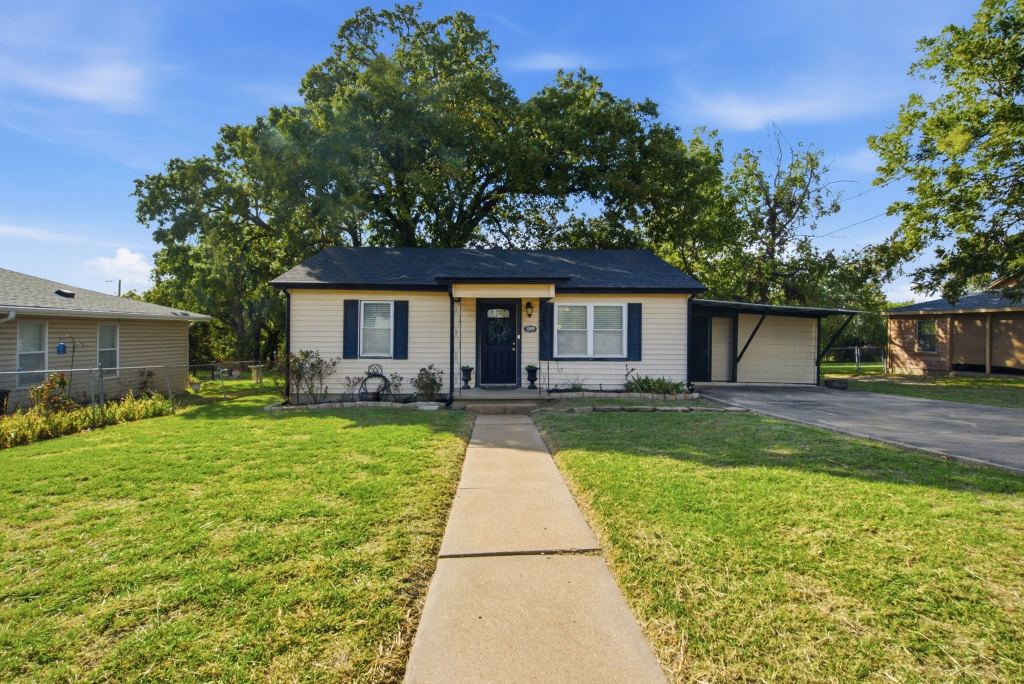 1505 Oliver Street, Weatherford, TX 76086 — photo 1