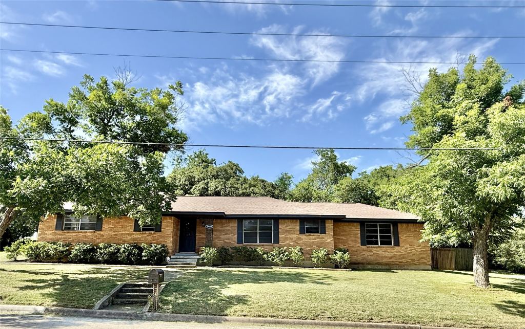 2403 Panhandle Street, Denton, TX 76201 — photo 1