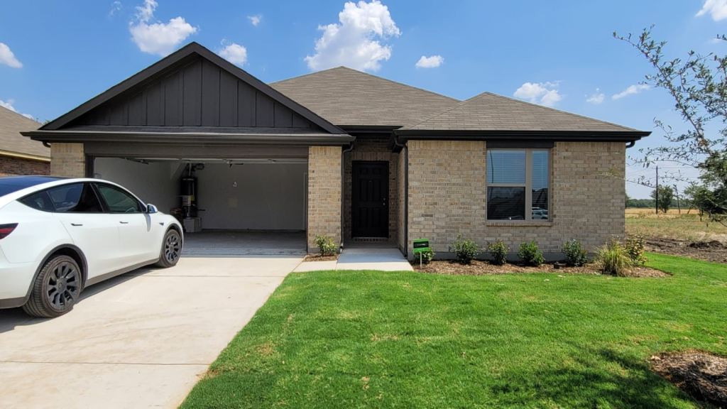 1919 Rolling Ridge Drive, Van Alstyne, TX 75495 — photo 1
