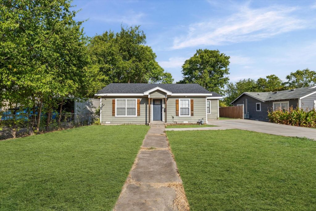 3605 Rolando Avenue, Waco, TX 76711 — photo 1