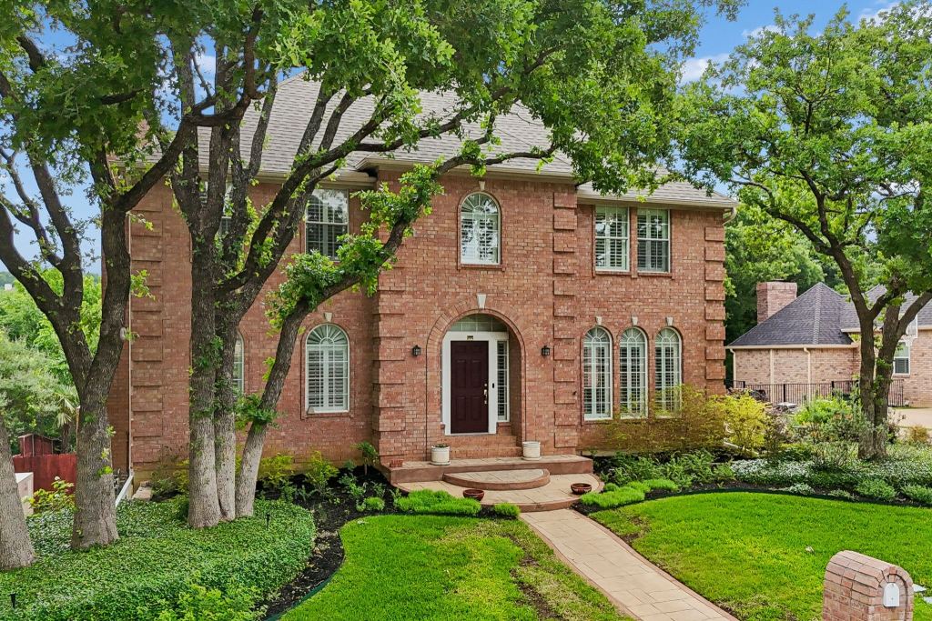 3323 Shellbrook Court, Arlington, TX 76016 — photo 1
