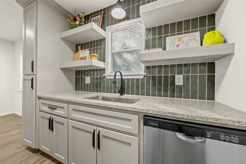 2112 Lasker Avenue, Waco, TX 76707 — photo 1