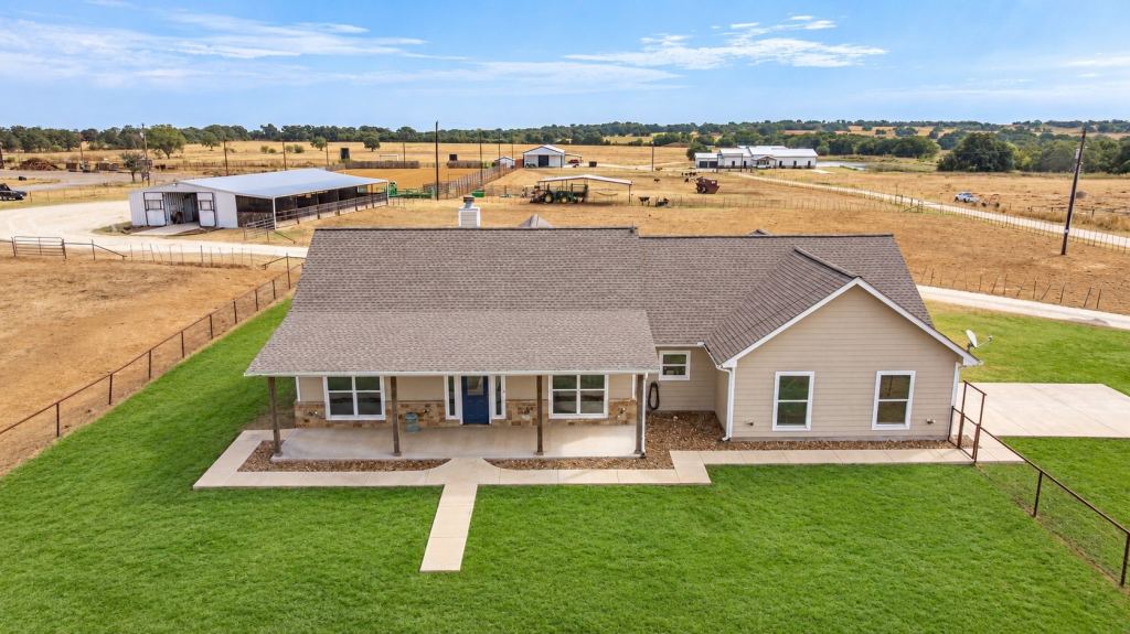 265 Private Road 1728, Stephenville, TX 76401 — photo 1