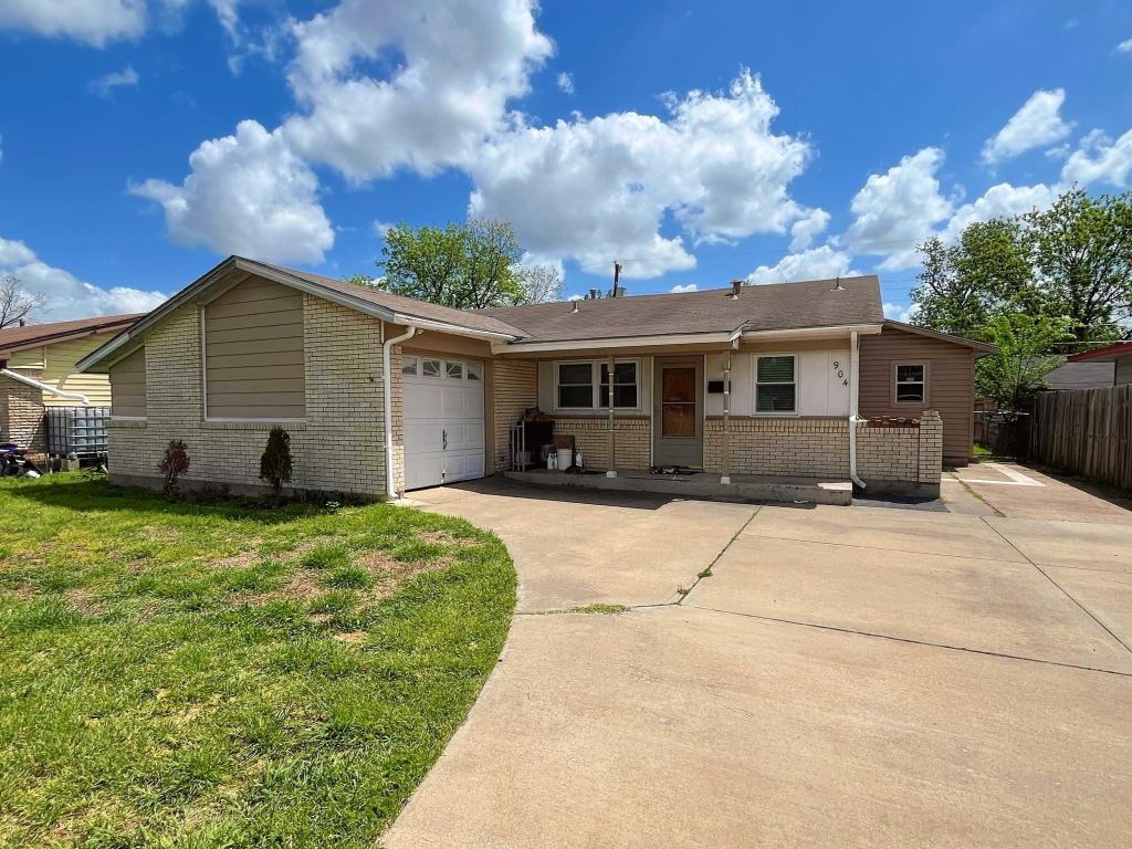 904 Miranda Drive, Mesquite, TX 75149 — photo 1