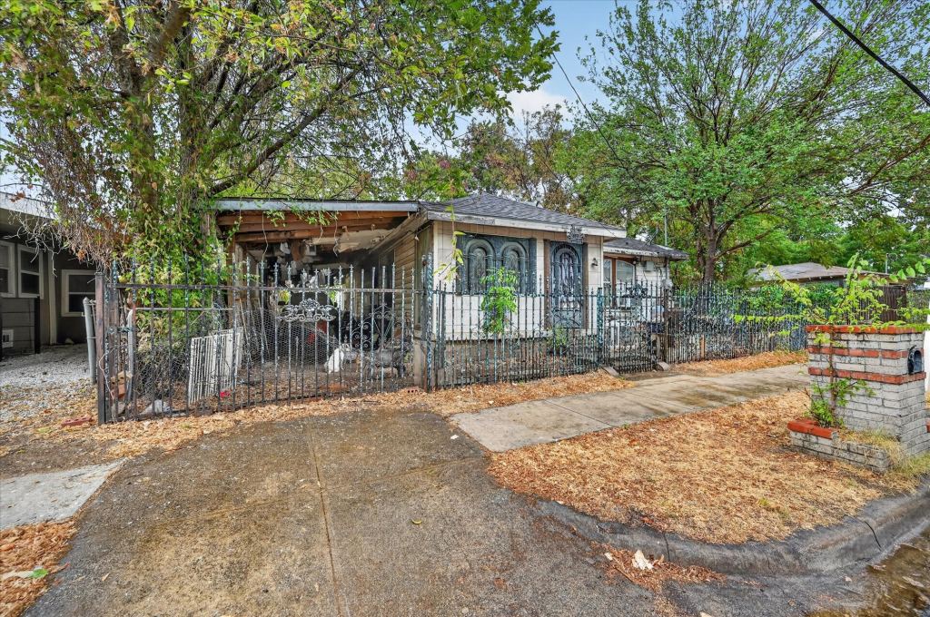1727 Morris Street, Dallas, TX 75212 — photo 1