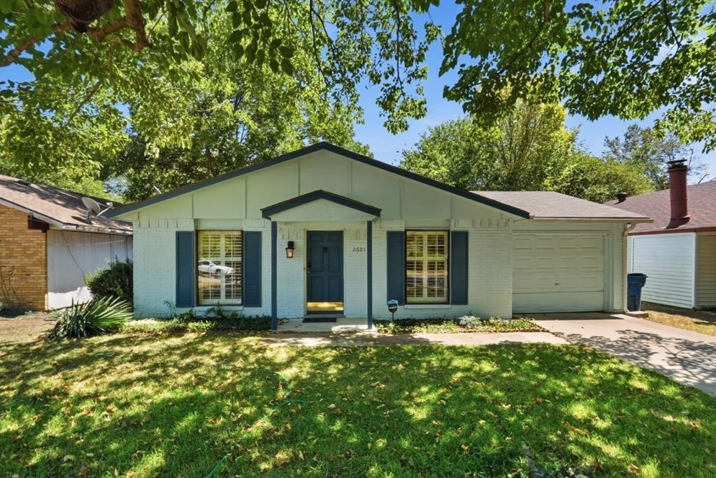 2601 W 5th, Corsicana, TX 75110 — photo 1