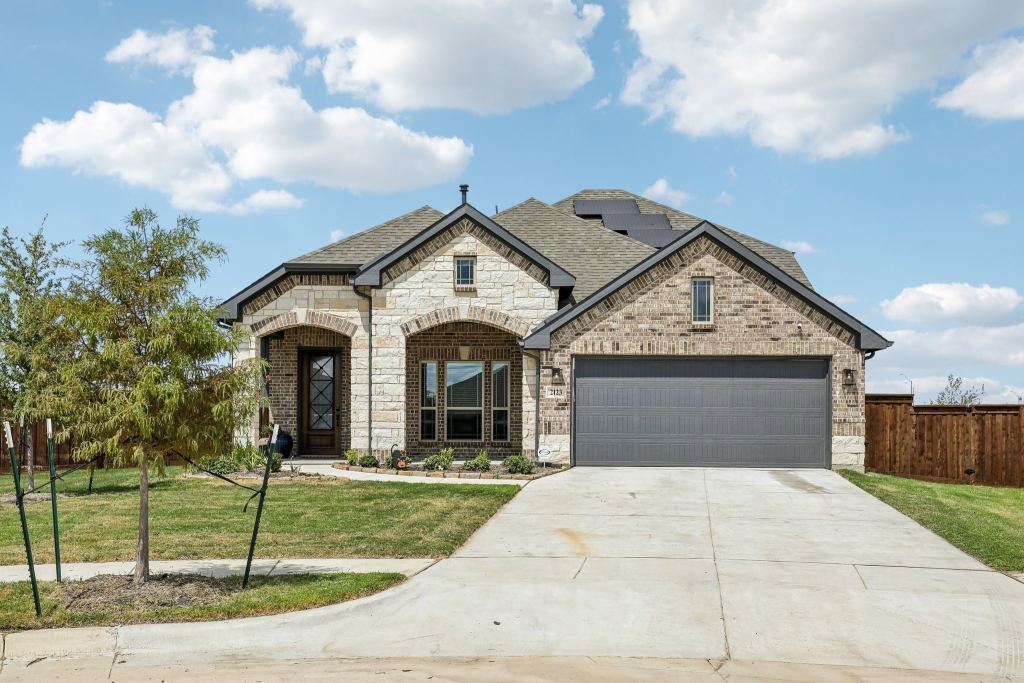 2123 Pennywell Drive, Mansfield, TX 76084 — photo 1