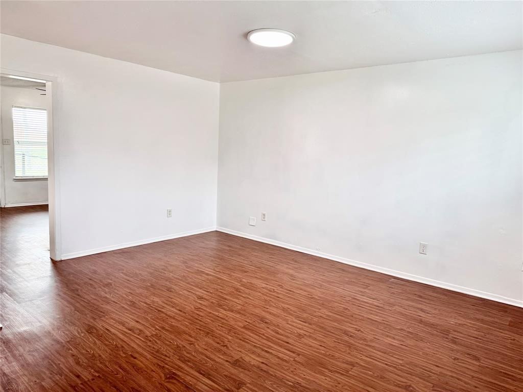 441 SW Thomas Street D, Burleson, TX 76028 — photo 1