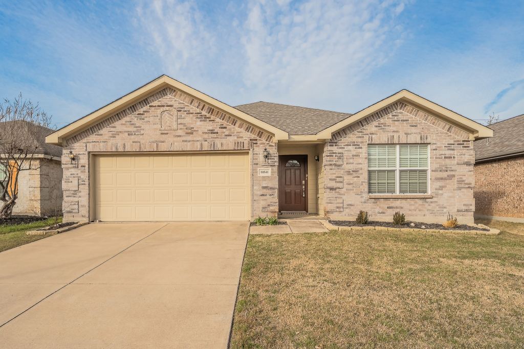 10541 Rising Knoll Lane, Fort Worth, TX 76131 — photo 1