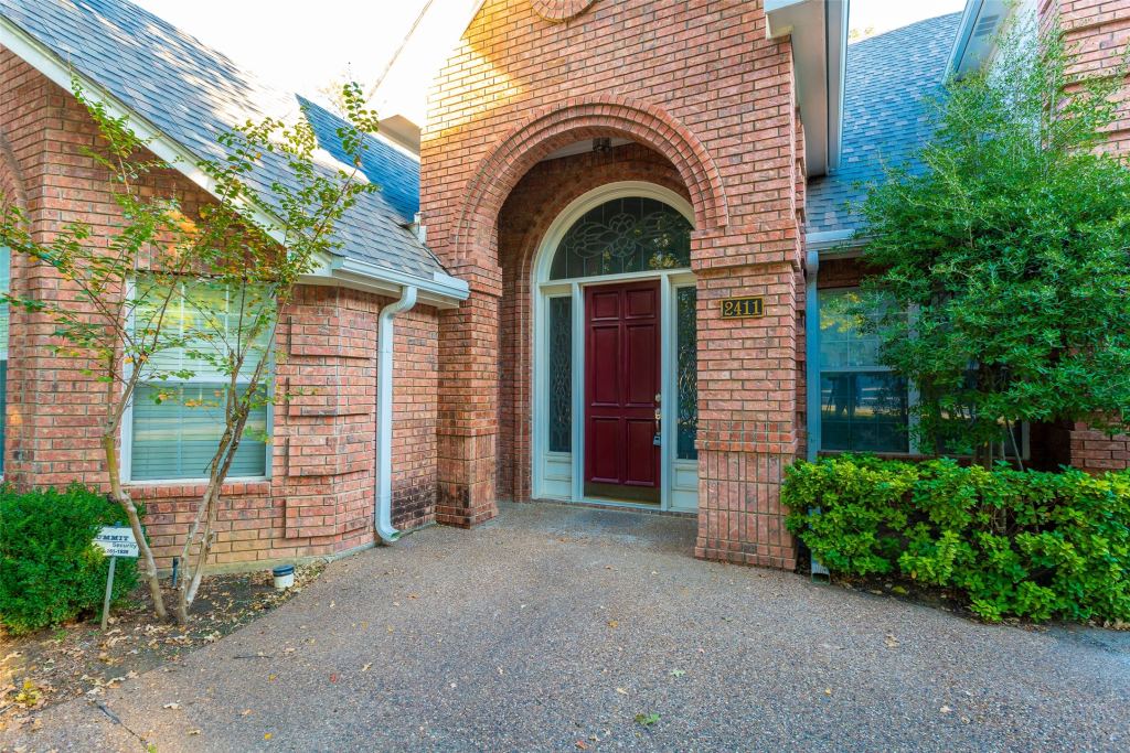2411 Cross Timbers Trail, Arlington, TX 76006 — photo 1