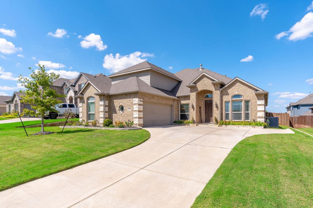 1705 Stags Leap Trail, Kennedale, TX 76060 — photo 1