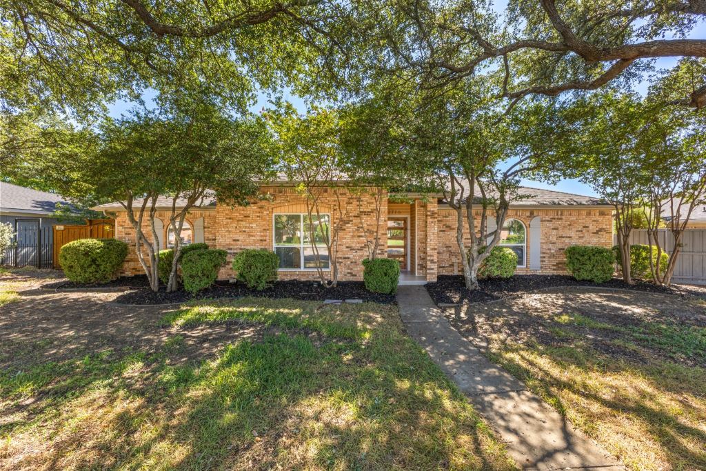 2716 Landershire Lane