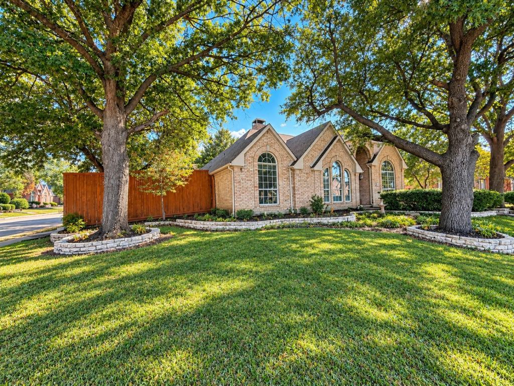 3900 Newhall Drive, Plano, TX 75023 — photo 1