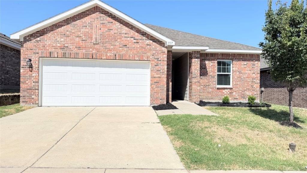 717 Yorkshire Drive, Lavon, TX 75166 — photo 1