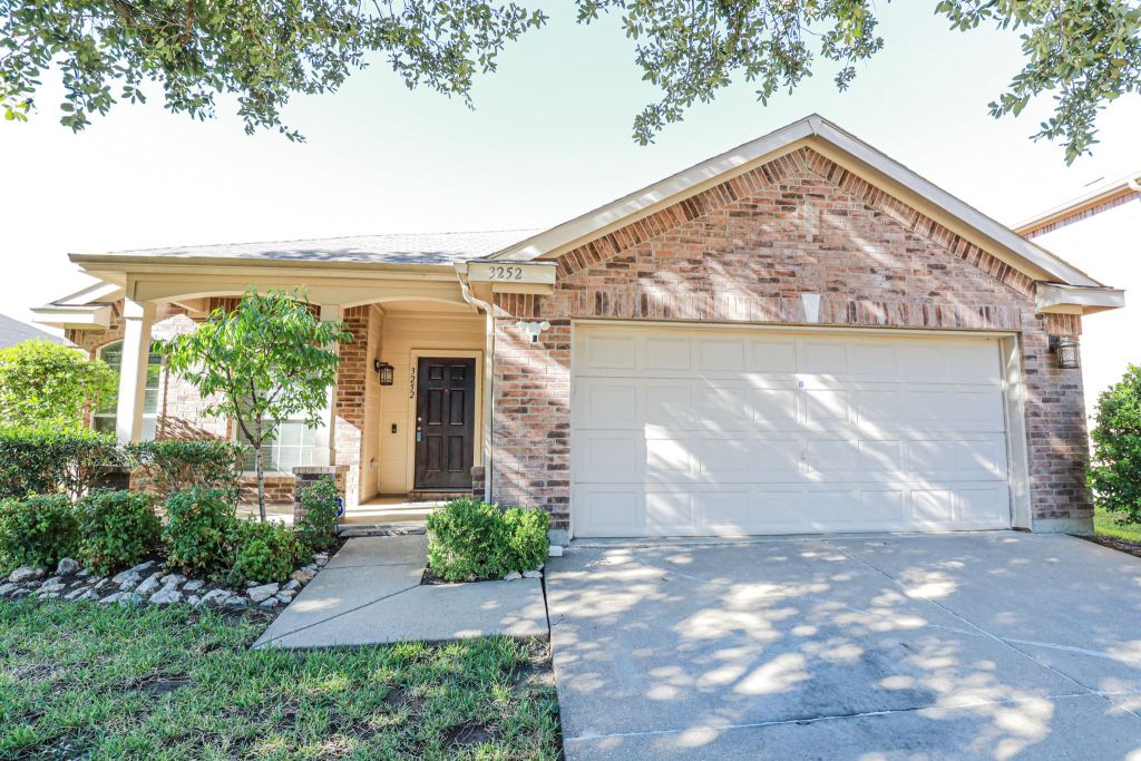 3252 Torio, Grand Prairie, TX 75054 — photo 1