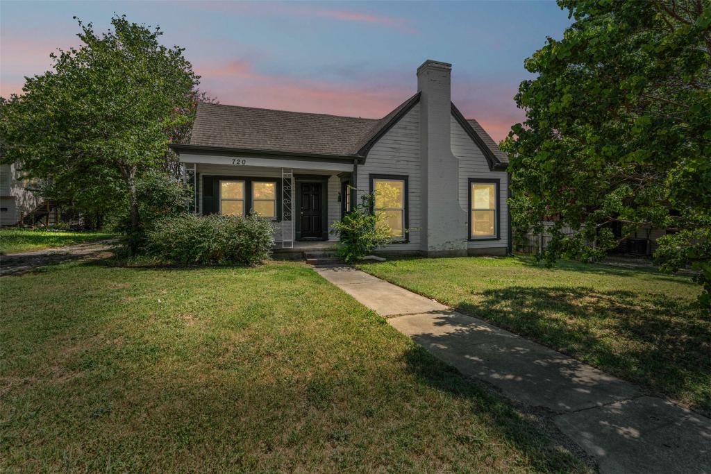 720 E Walnut Street, Hillsboro, TX 76645 — photo 1