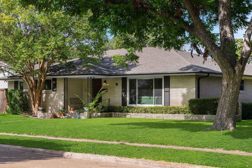 2677 Heatherwood Drive