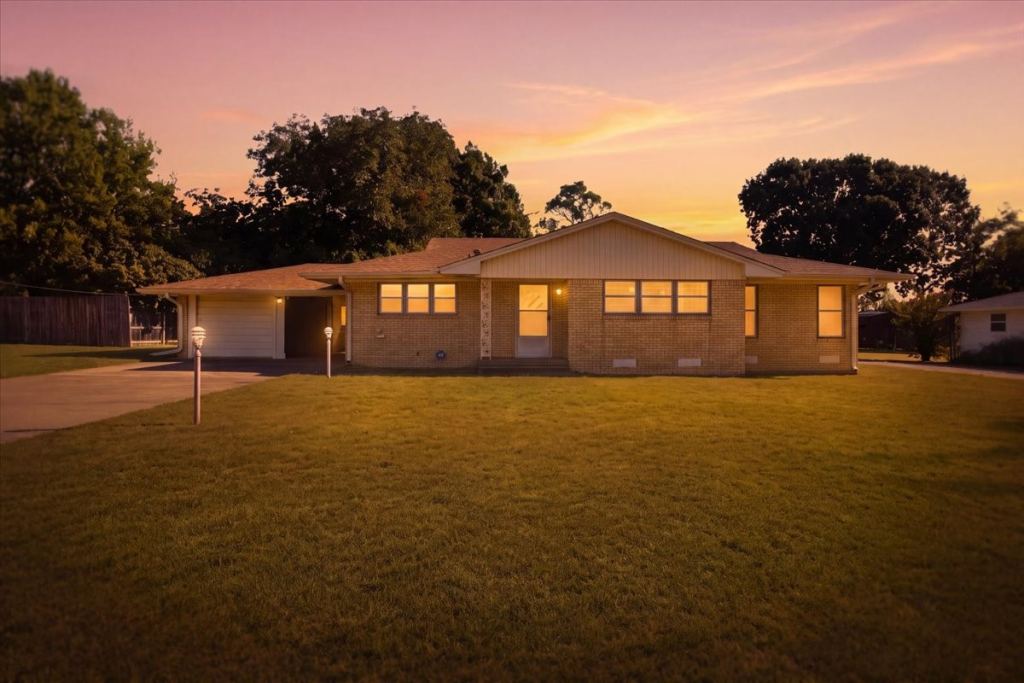 1713 E Mildred Street, Sherman, TX 75090 — photo 1