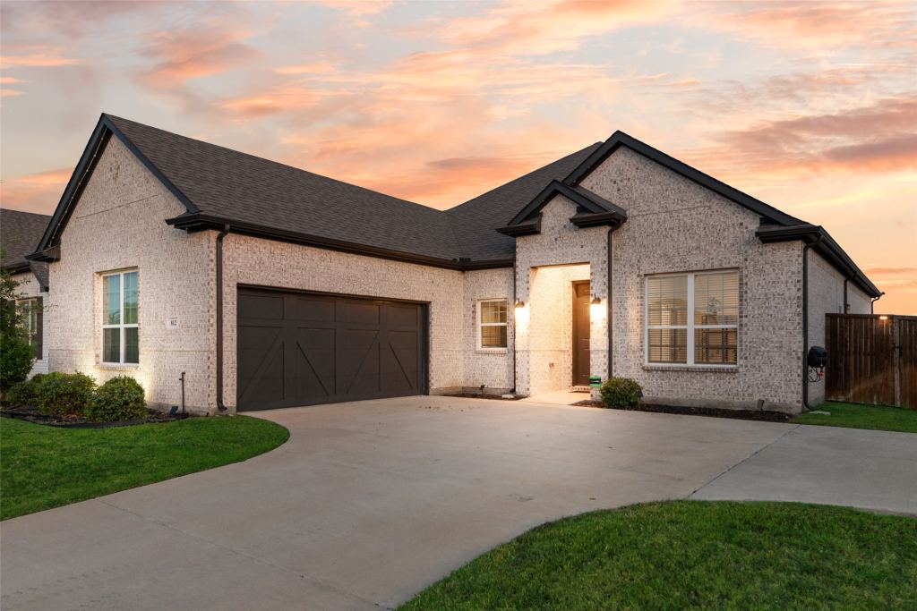 812 Stamford Avenue, Arlington, TX 76002 — photo 1