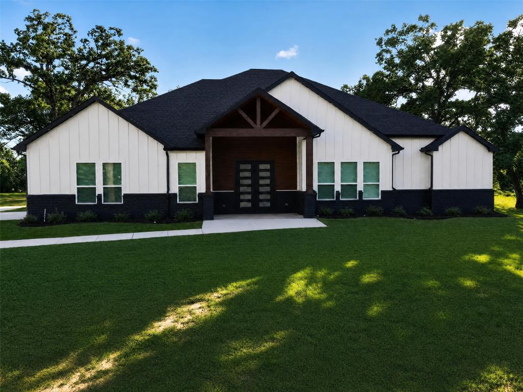 153 Crestview Drive, Corsicana, TX 75109 — photo 1