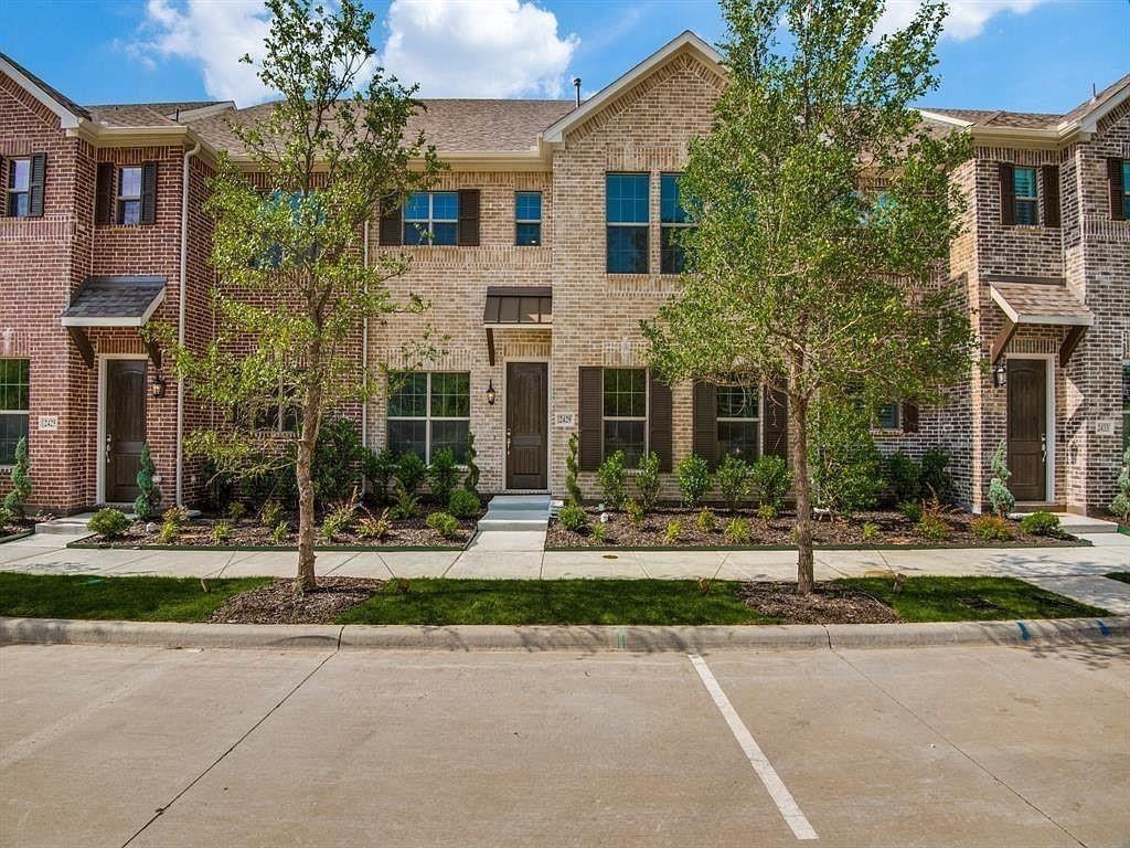2429 Merriweather Lane, Flower Mound, TX 75028 — photo 1