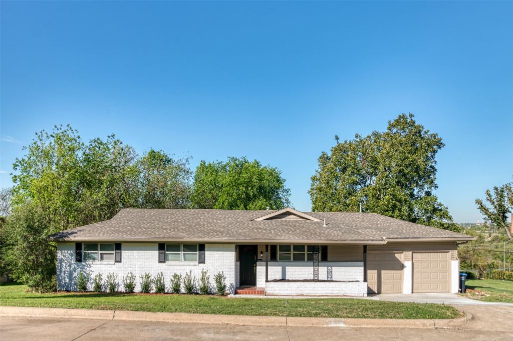 4516 Rolling Hills Drive, Fort Worth, TX 76119 — photo 1