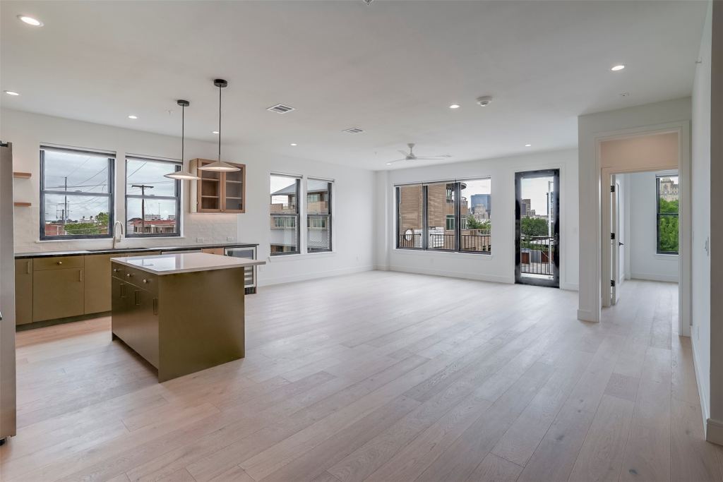 309 W Daggett Avenue 205, Fort Worth, TX 76104 — photo 1