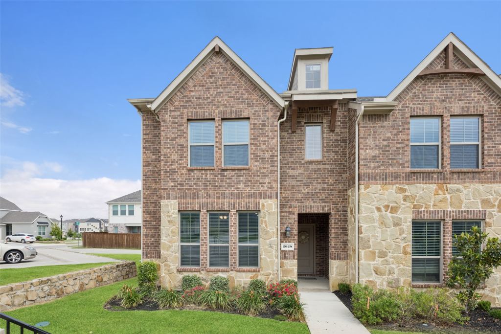 2028 Saddle Way, Mesquite, TX 75149 — photo 1