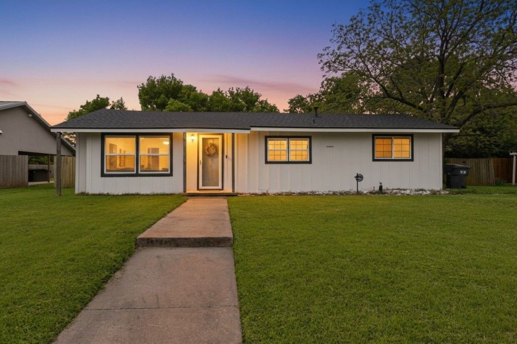 1401 Kilgore Lane, Waco, TX 76705 — photo 1
