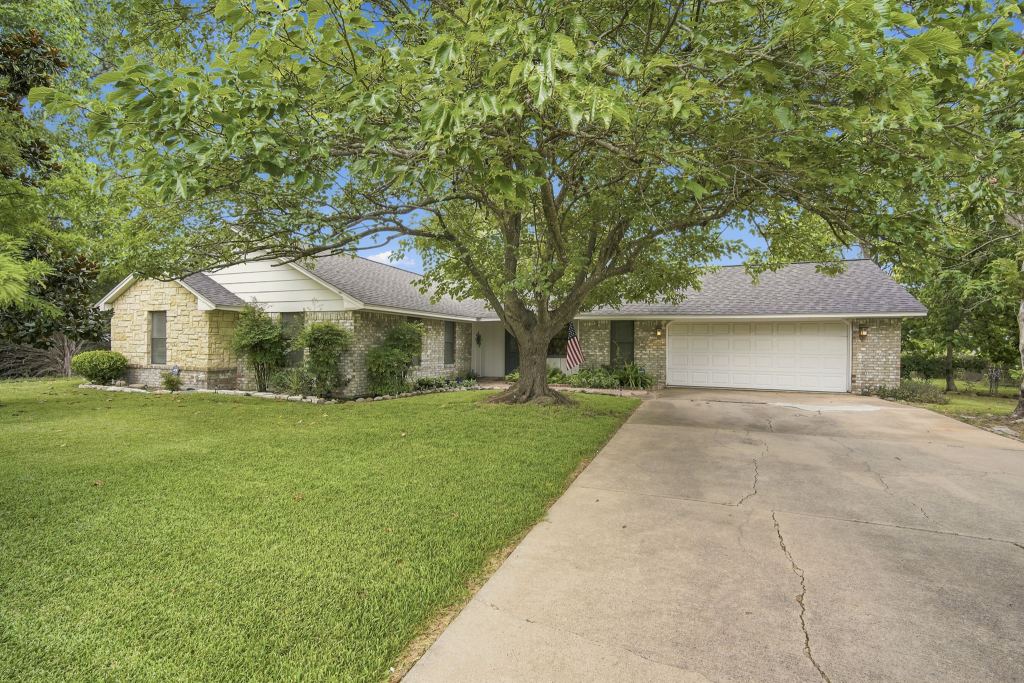 1215 Butcher Road, Waxahachie, TX 75165 — photo 1
