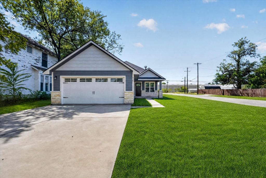 430 W Morgan Street, Denison, TX 75020 — photo 1