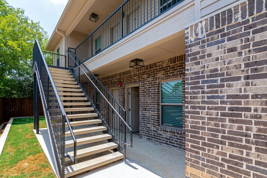115 W Jones 102, Krum, TX 76249 — photo 1