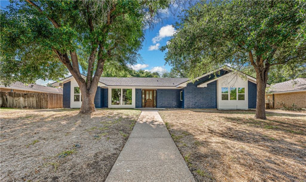 5001 Lake Arrowhead Drive, Waco, TX 76710 — photo 1